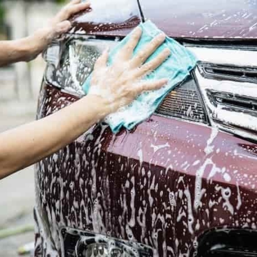 Os 10 melhores shampoos para lavar carros de 2024: do 3M, Easytech, Vonder e mais!