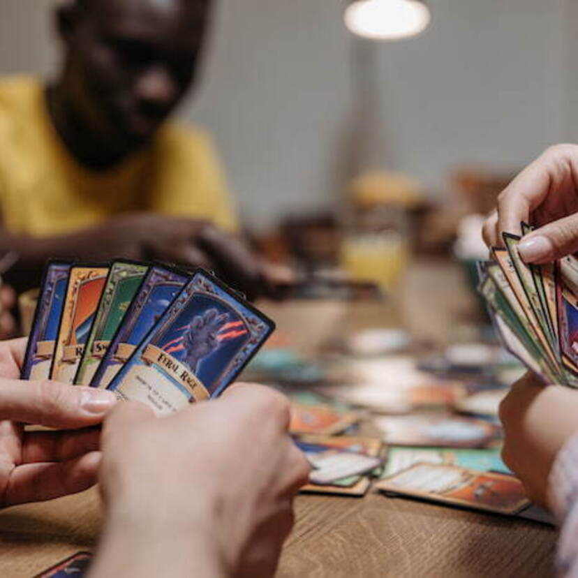 Os 10 Melhores Jogos de Cartas de Mesa em 2024: Mattel, Gálapagos Jogos e Mais!