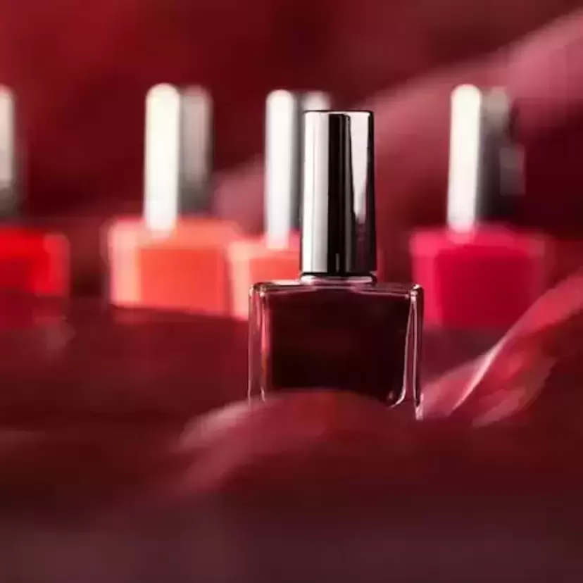 Os 10 Melhores Esmaltes de 2024: Impala, Risqué e muito mais!