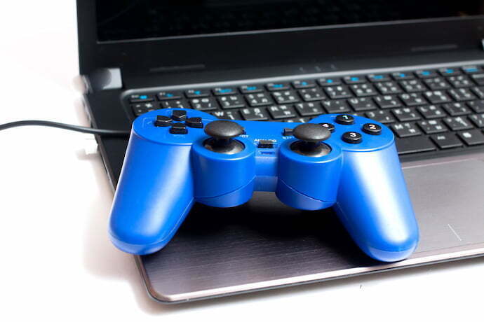 Controle PS4 e Notebook