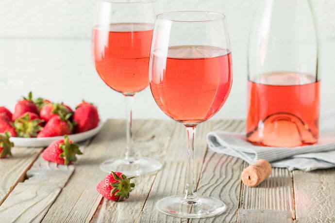 Taças de vinho rosé