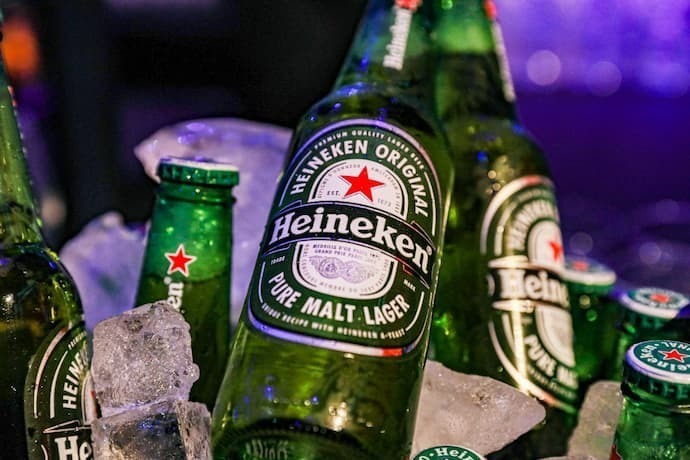 Várias cervejas Heineken