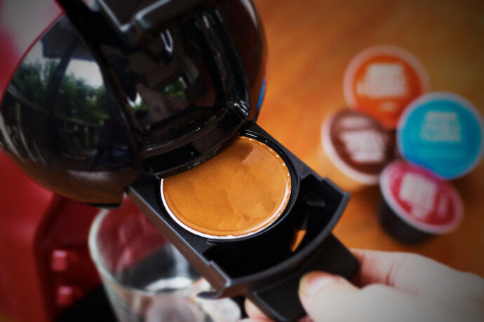 Cafeteira Dolce Gusto com cápsulas