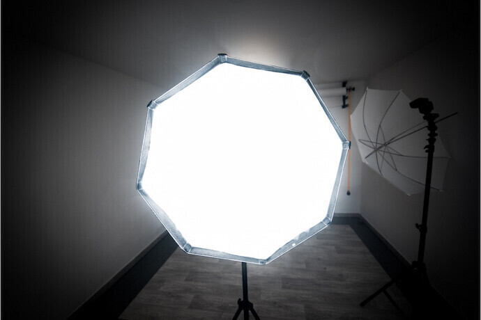 Softbox com luz acesa