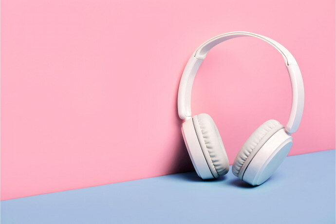 headphone Bluetooth branco.