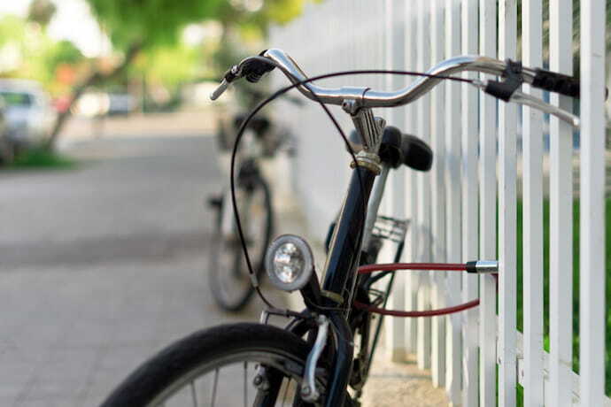 Cadeado para bicicleta.