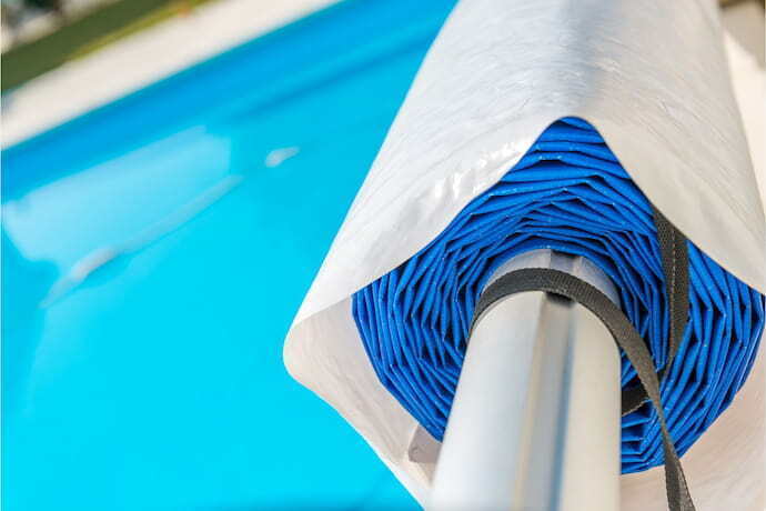 Proteção para piscina em rolo.