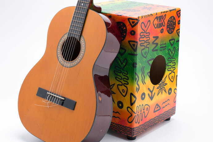 Cajon com abertura