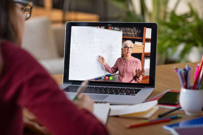 Vídeo aula online de faculdade ead