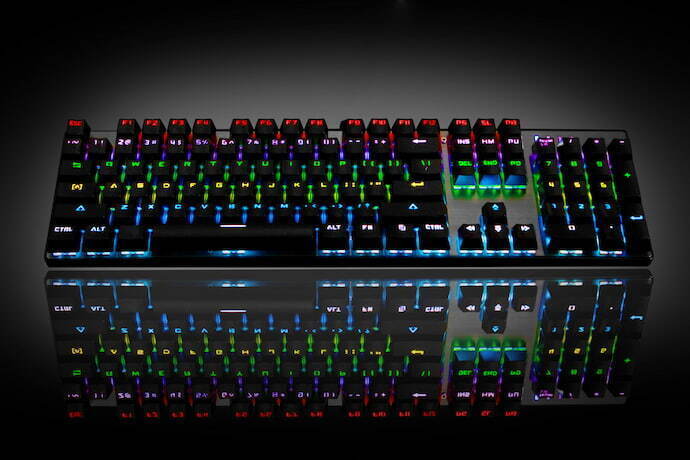 Teclado cinza gamer iluminado rgb