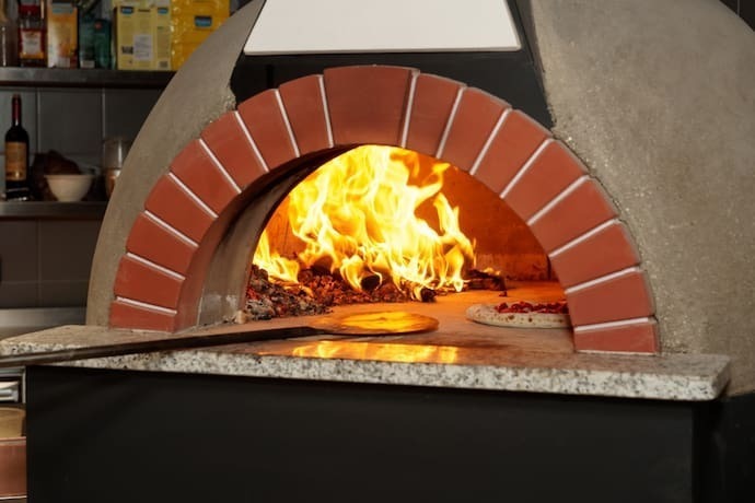 Forno para pizza a lenha