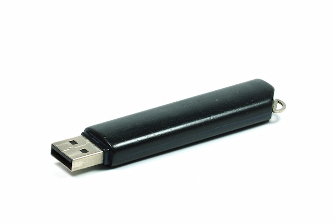 Pen drive preto