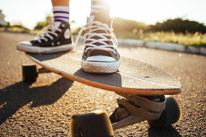 Pessoa andando de skate